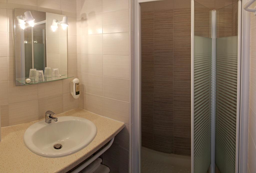 Hotel Residence Les Flots سانت باليه سور مير المظهر الخارجي الصورة